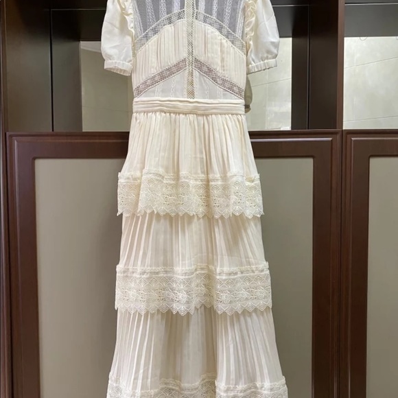 Beige Luxury Lace High Quality Ruffle Summer - Picture 8 of 11
